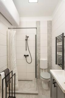 Howlit Home - Budapest - 5
