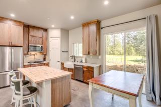 2 Mi to Lake Almanor Home with Golf Course Views! - Lake Almanor - 4
