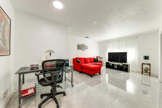 4 Mi to Ft Lauderdale Beach WFH-Friendly Home! - Fort Lauderdale - 0