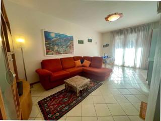 Modern poolside stay with balcony - Caorle - 9