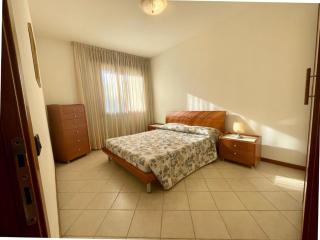 Modern poolside stay with balcony - Caorle - 6
