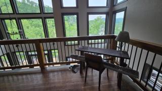 Sunscape Villa – Luxury Gatlinburg Cabin with Hot Tub, Game Room & Breathtaking City Views - Gatlinburg - 8