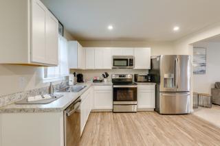 Sunlit Milford Townhome < 2 Mi to Riverwalk! - 9