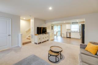 Sunlit Milford Townhome < 2 Mi to Riverwalk! - 6