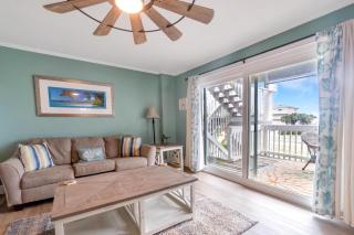 Salt & Sol | 3-Story Beach Condo w/ Balconies, Pool & Prime Location! - Pensacola Beach - 3