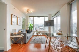 Executive Unit with Spectacular Views - Vancouver - 8