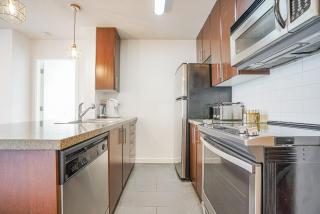 Executive Unit with Spectacular Views - Vancouver - 6