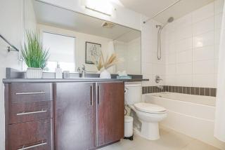 Executive Unit with Spectacular Views - Vancouver - 1
