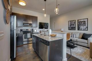 Stylish Loft Near Centennial Park - 4