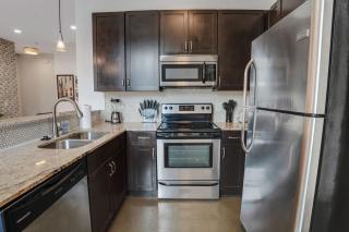 Modern Loft Near West End - 1
