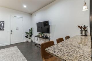 Centennial Park Condo Near Broadway Sleeps 4 - 4
