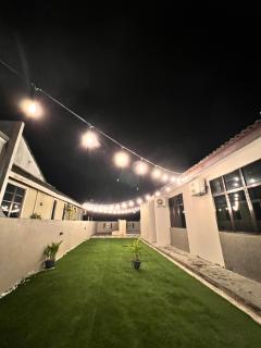 The Pool Casa Kuantan - with Private Pool, BBQ near Teluk Cempedak, Tg Lumpur, ECM, KPJ, Menara 188, 4bilik-3AC 1kipas, Ruang Tamu AC - 3