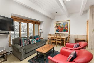 Chateau Chaumont Unit 19, Spacious Top-Floor Condo with Great Location - 9