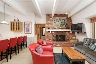 Chateau Chaumont Unit 19, Spacious Top-Floor Condo with Great Location - 7