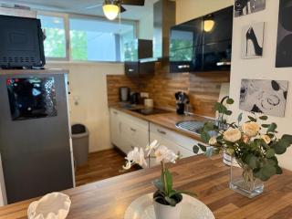 Luxus Business Apt mit Badewanne Balkon und Tiefgaragenstellplatz - Kerpen - 8