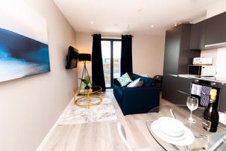 Modern 1BR Apt with City Views - Walk to Leeds CC - Beeston Hill - 4
