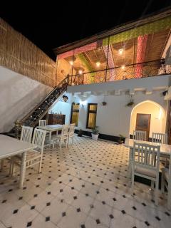 Zardozon Guest House - 0