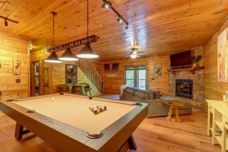 Family Friendly: Hot Tub Haven in Mineral Bluff! - 8