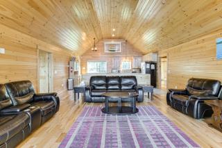 Waterfront Davis Pond Cabin with Dock and Kayaks! - Holden - 2