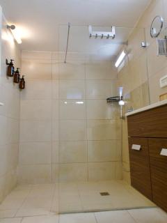 Moriah Heights - Premier Suite - 3