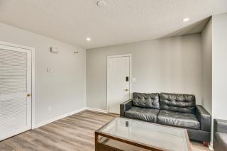 2 Mi to Waterfront Walkable Fall River Apartment! - 5