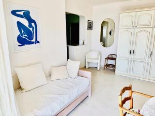 Cozy Studio, Sea View, Old Town, Near Beaches - Antibes - 1