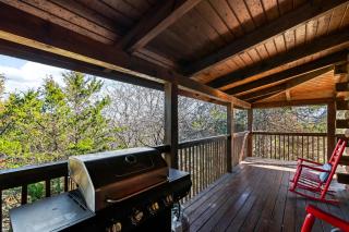 Spacious Cabin Stay for 9 with Hot Tub Close to Town - Sevierville - 2