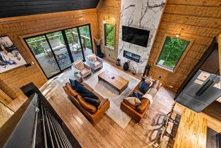 Modern Cabin G'burg+Private Indoor Pool+Hot Tub - Sevierville - 3