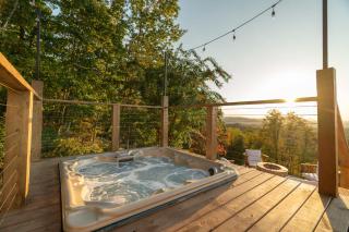 Stylish Home with Hot Tub & Fire Pit - 9