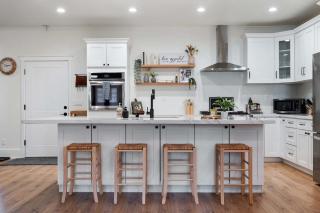 Luxury Escondido Family Oasis with Hot Tub - 8