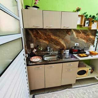 Quarto mobiliado com banheiro privativo em uma casa - Mairiporã - 9