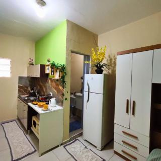 Quarto mobiliado com banheiro privativo em uma casa - Mairiporã - 1