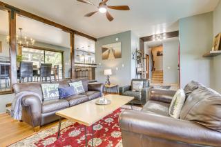 Partial Lake Arrowhead View Cabin with Game Room! - Lake Arrowhead - 4