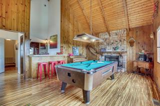 Partial Lake Arrowhead View Cabin with Game Room! - 1