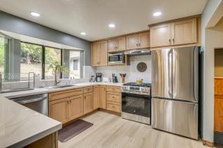 Partial Lake Arrowhead View Cabin with Game Room! - Lake Arrowhead - 1