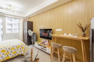 Shore Residences, Studio with balcony, with own kitchen and washing, can cook and wash clothes, either facing pool or city view, on Pasay Manila, walking distance to Mall of Asia and 20mins drive to Manila Airport, 1 bedroom condo-apartment with balcony - Manila - 7