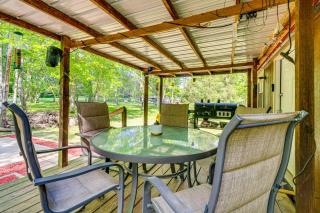 Peaceful Hunting Cabin Less Than 3 Mi to Sam Dale Lake! - - 9