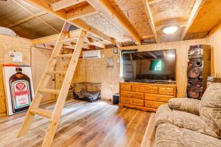 Peaceful Hunting Cabin Less Than 3 Mi to Sam Dale Lake! - - 7