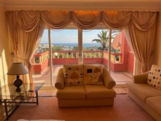 Luxurious Villa 6 Min from Beach with Sea Views - Marbella - 1