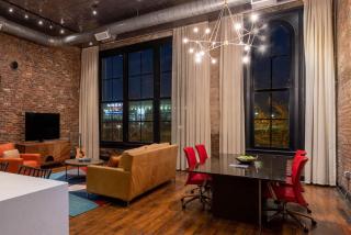 Nashville Riverfront Family Loft Stay for 4 - 5