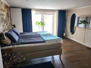 Bright comfortable guest suite close to both swimming, nature and city - Ödsmål - 1