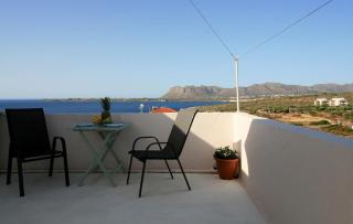 Cozy SeaView Apartment Walking Distance to Beach - - 2