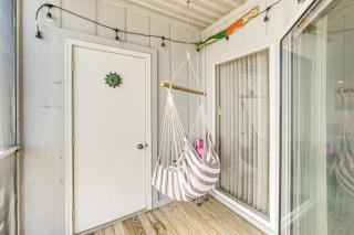 1 Mi to Ferry Port Clinton Condo with Beach View! - Port Clinton - 2