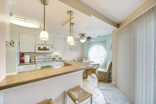 1 Mi to Ferry Port Clinton Condo with Beach View! - Port Clinton - 1