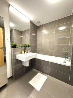 New Apartment in Old Town Danube View - 1