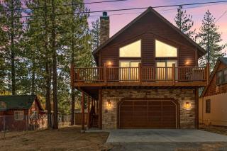 Llama Bear Lodge with Hot Tub - Big Bear Lake - 9