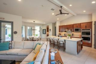 La Vida Hermosa - MidCentury Gem With Courtyard Pool - Palm Springs - 4