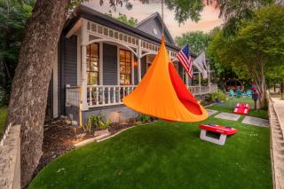 Hot Tub Sauna Fire Pit Putting green Downtown - San Antonio - 9