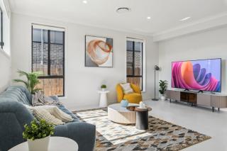 Brand New 6BR Holiday Home Beach and Shop Workspace - Victoria Point - 0