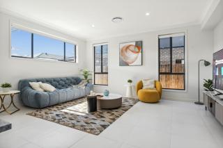 Brand New 6BR Holiday Home Beach and Shop Workspace - Victoria Point - 5